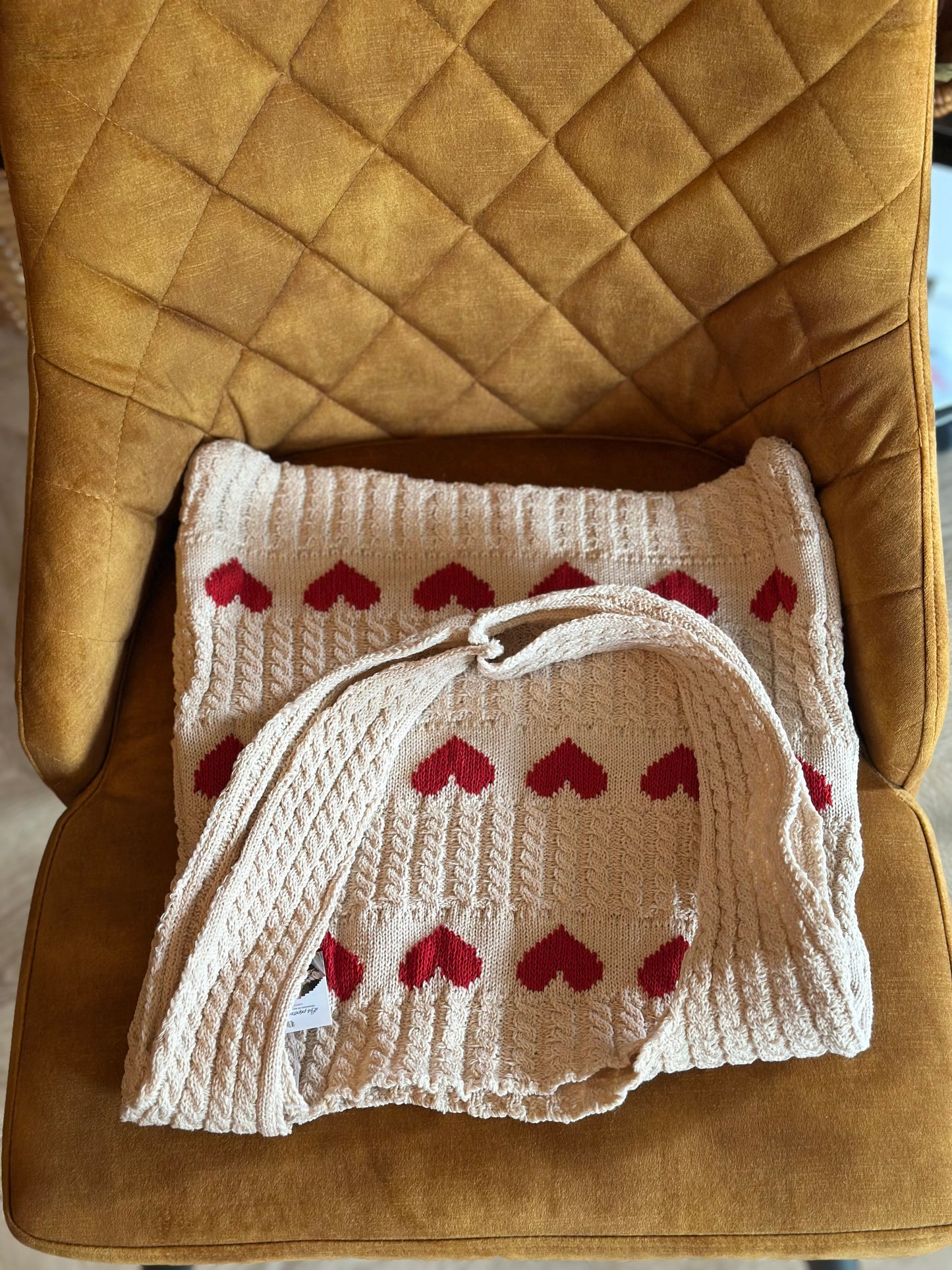 Sac fourre-tout en maille brodée avec motif cœur rouge