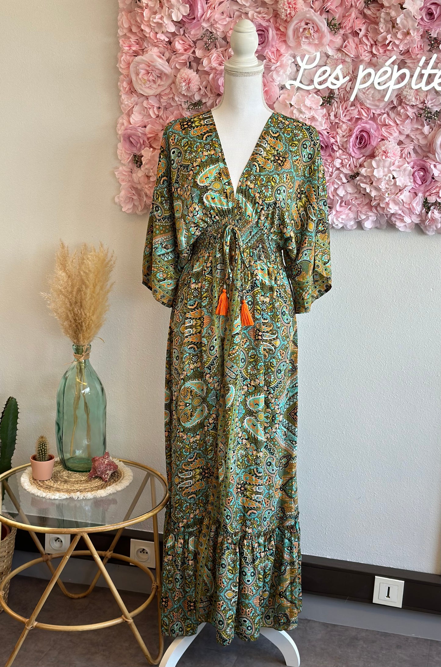 Robe longue bohème verte avec motifs fleuris et paisley, T.U