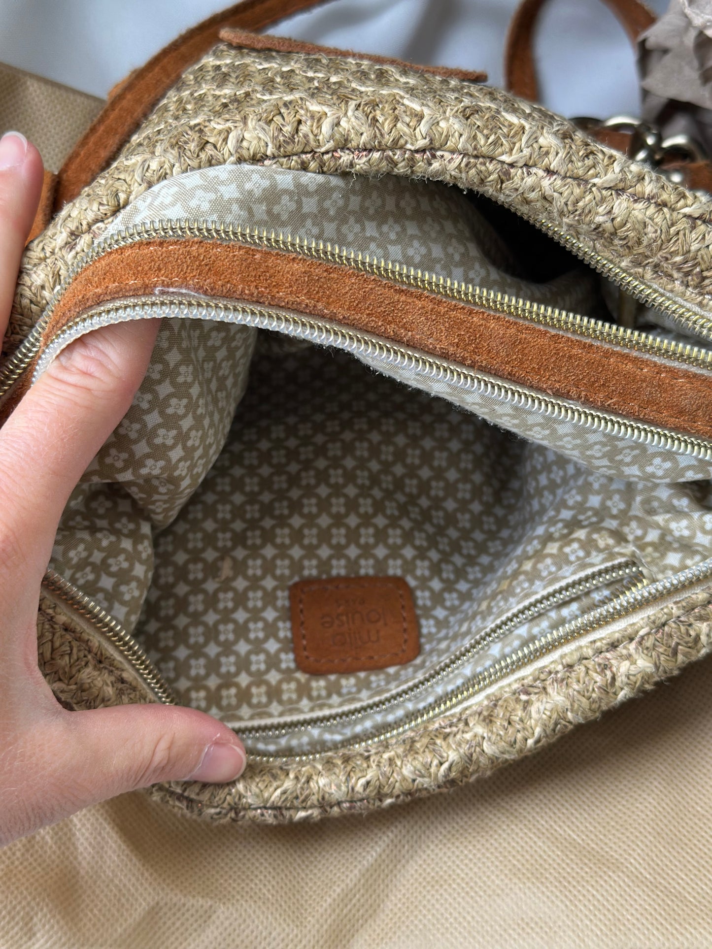Sac en cuir beige modèle “Mama” avec double bandoulière