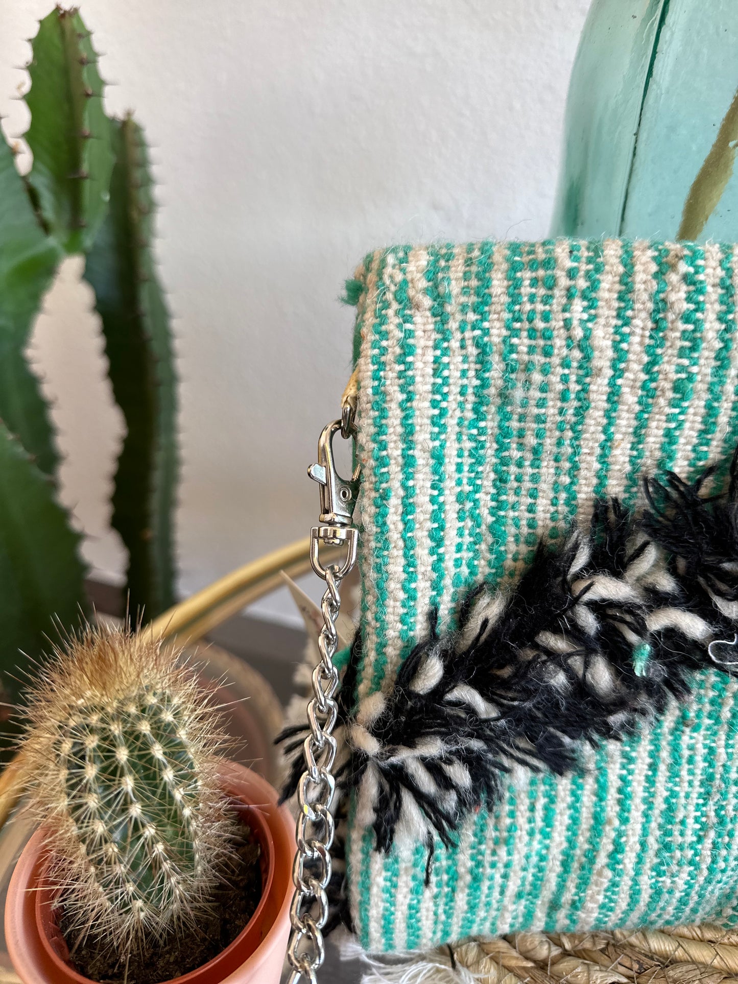 Pochette en bandoulière artisanale en bandoulière
