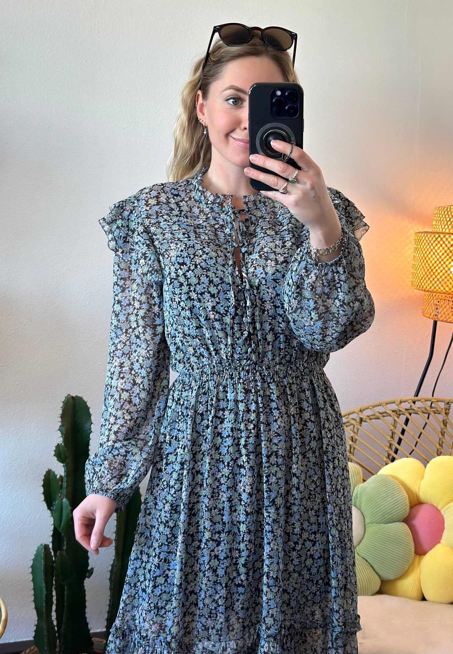Robe longue bleu à motifs fleuris, modèle Renaza, T.36