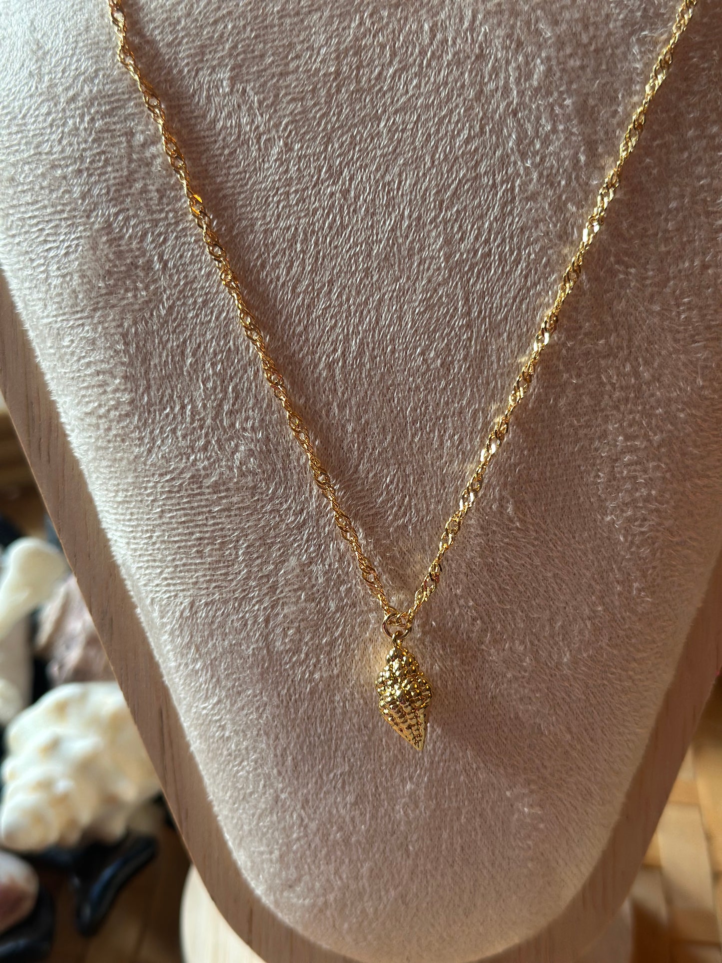 Collier coquillage doré – Chaîne torsadée en acier inoxydable