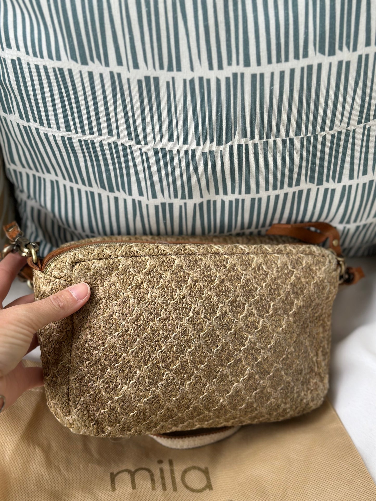 Sac en cuir beige modèle “Mama” avec double bandoulière