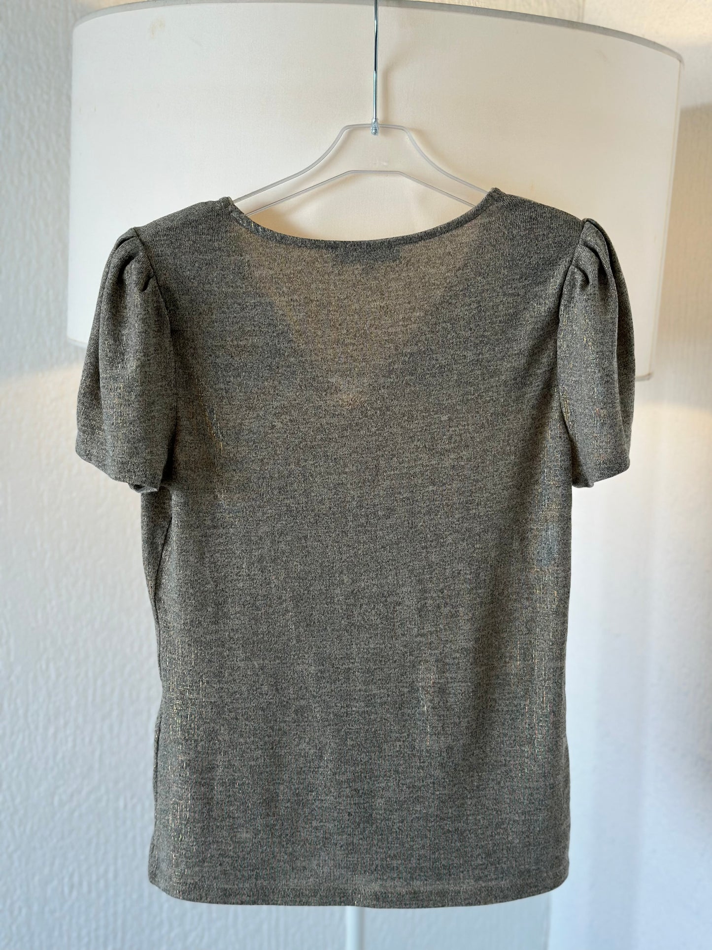 Top gris et doré T.36