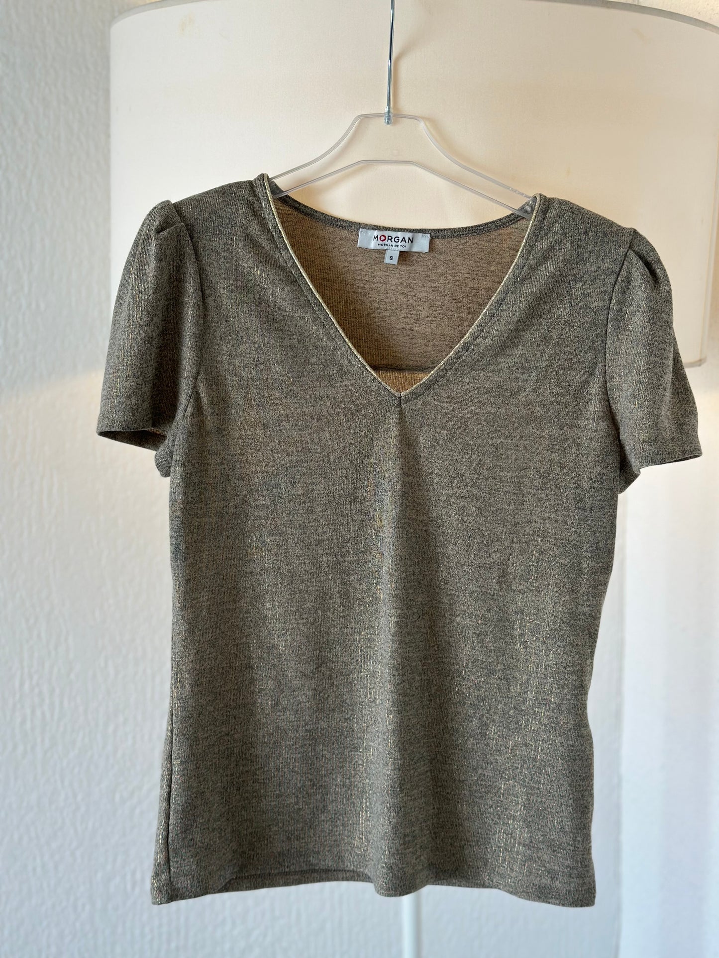 Top gris et doré T.36