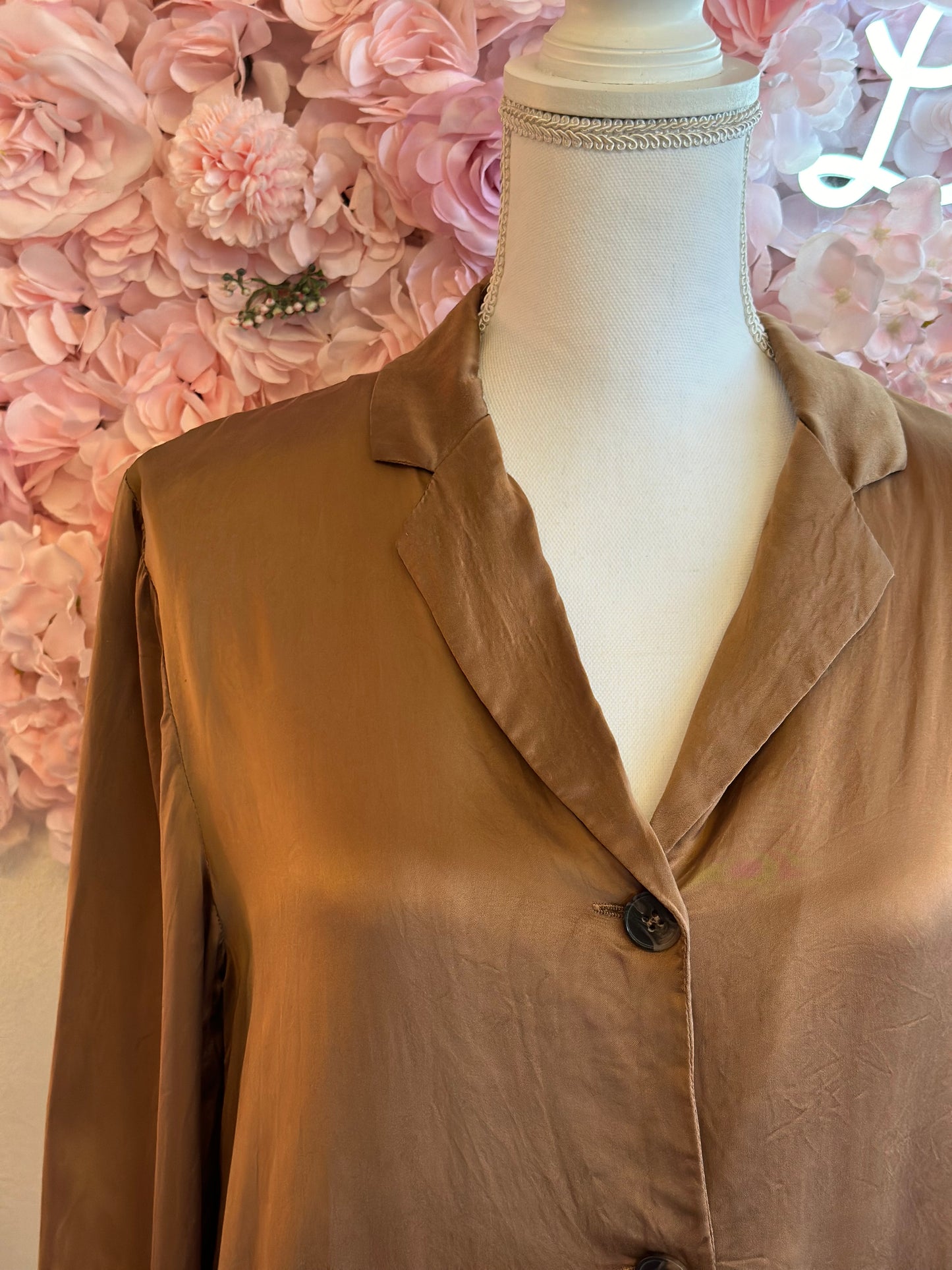 Chemise oversize en satin effet soie couleur chocolat T.U