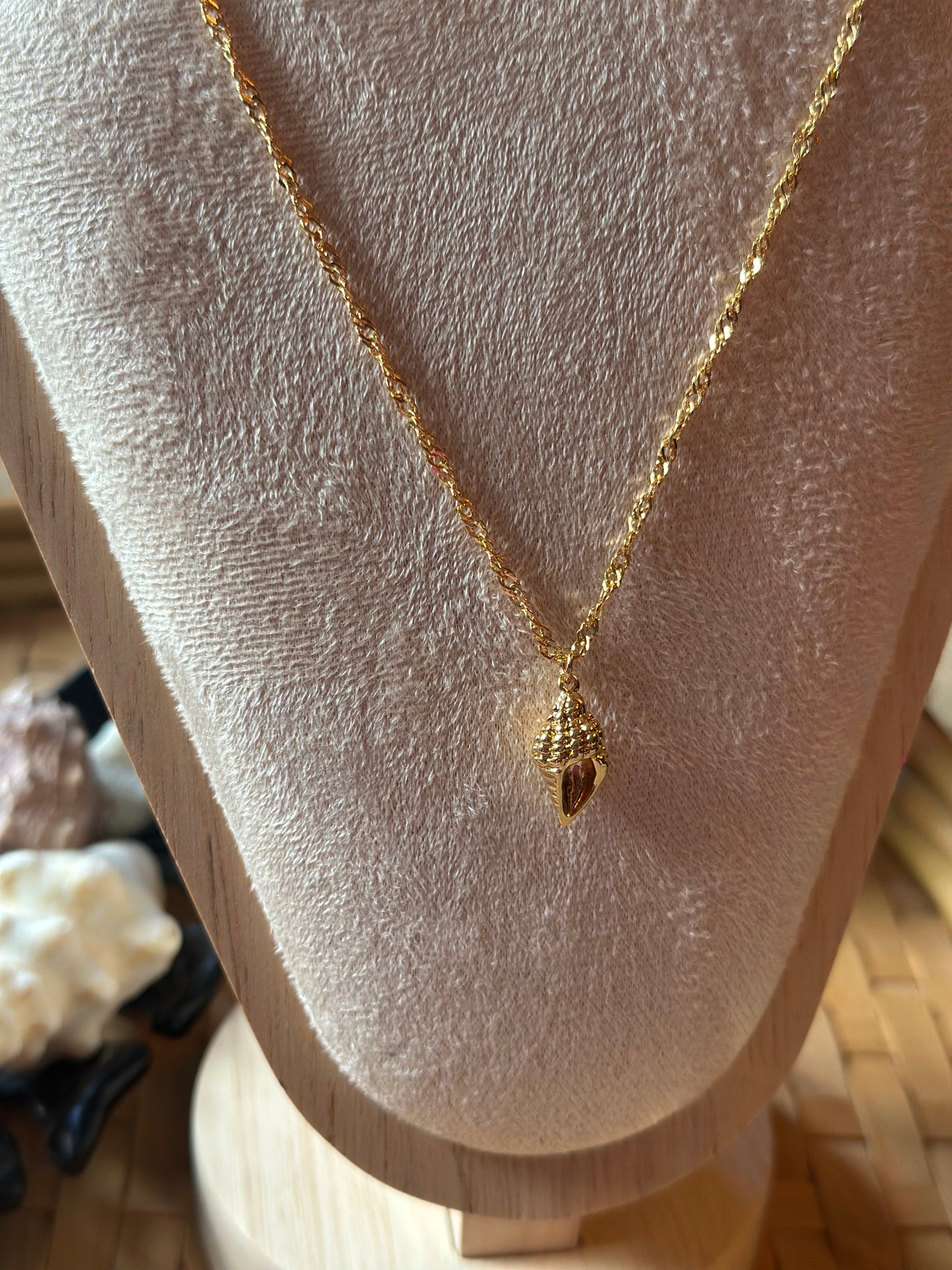 Collier coquillage doré – Chaîne torsadée en acier inoxydable