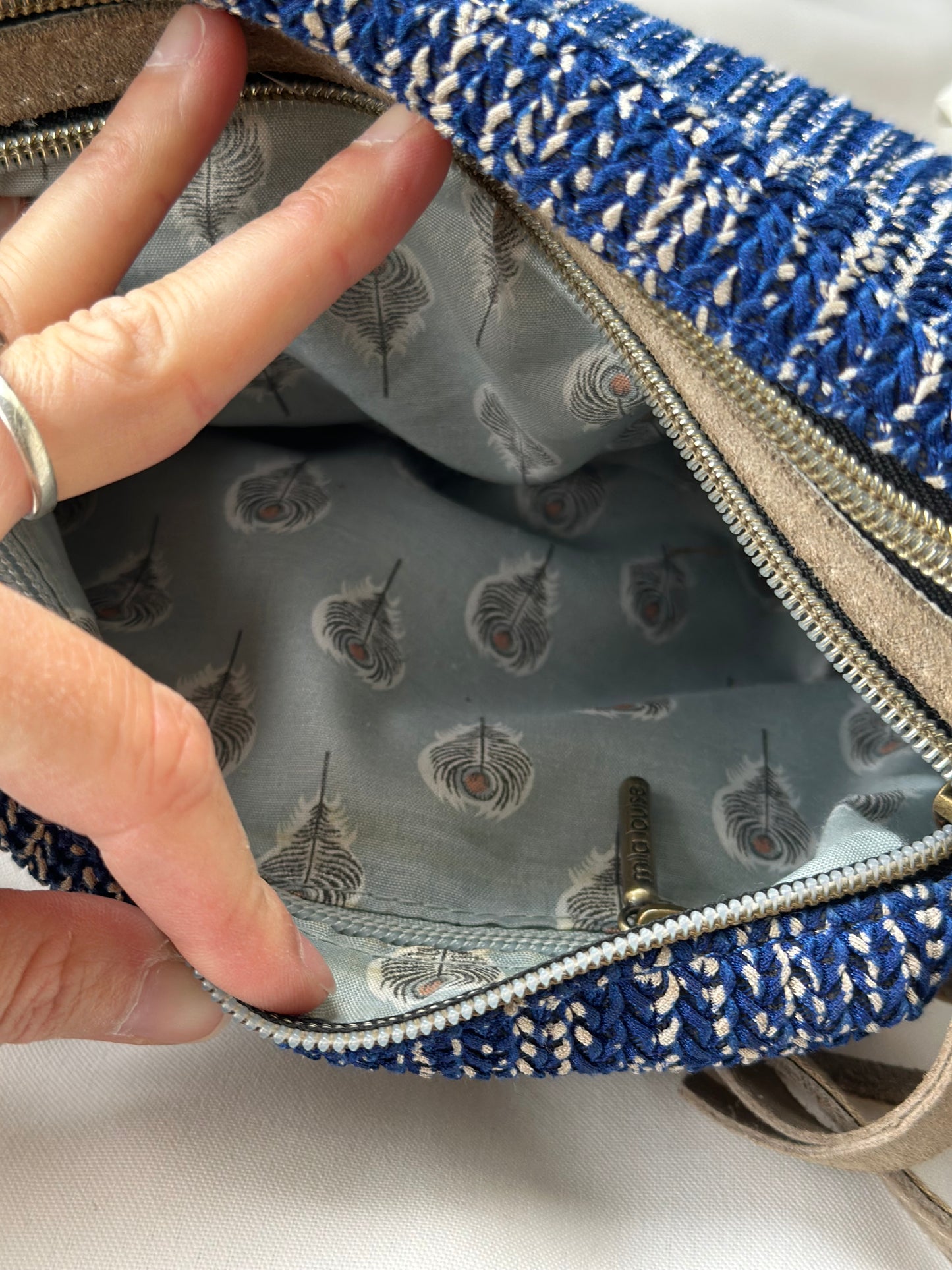 Sac en cuir bleu modèle “Mama” avec double bandoulière