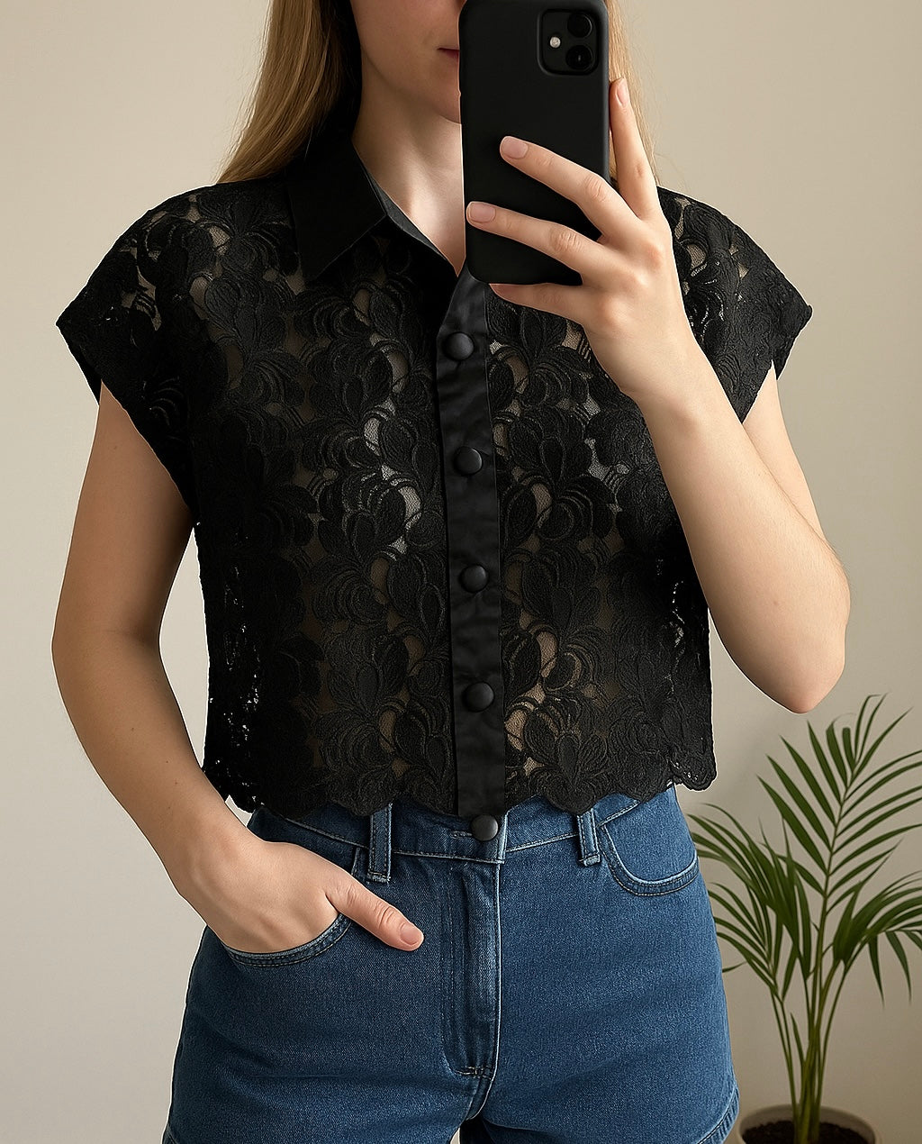 Blouse vintage noire en dentelle T.U (36 au 40)