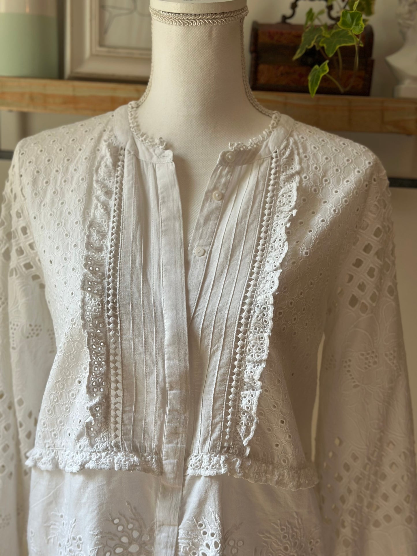 Blouse brodée blanche Zara en coton ajouré T.34/36 oversize