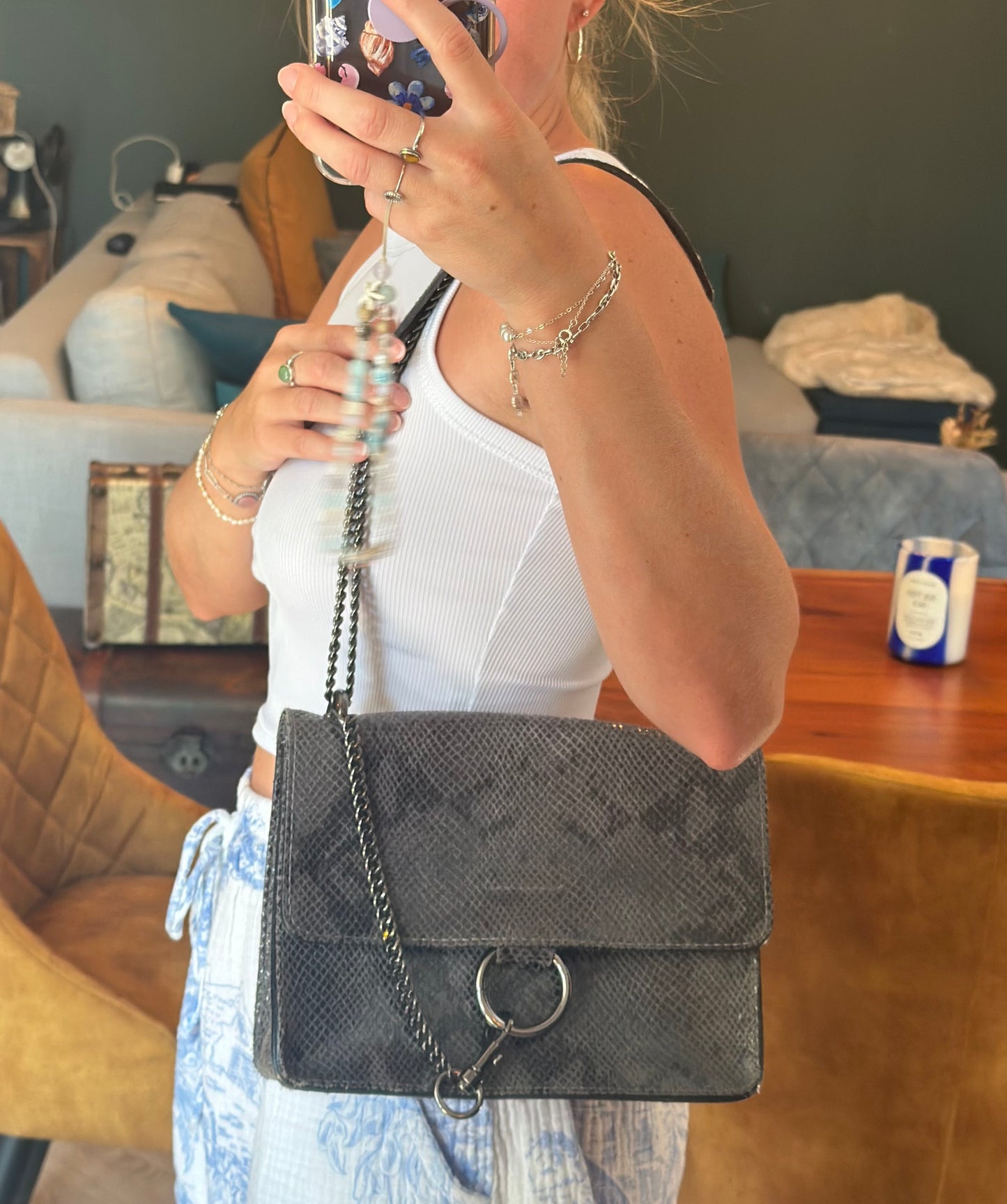 Sac en cuir imprimé python noir et gris – Chaîne métal ajustable