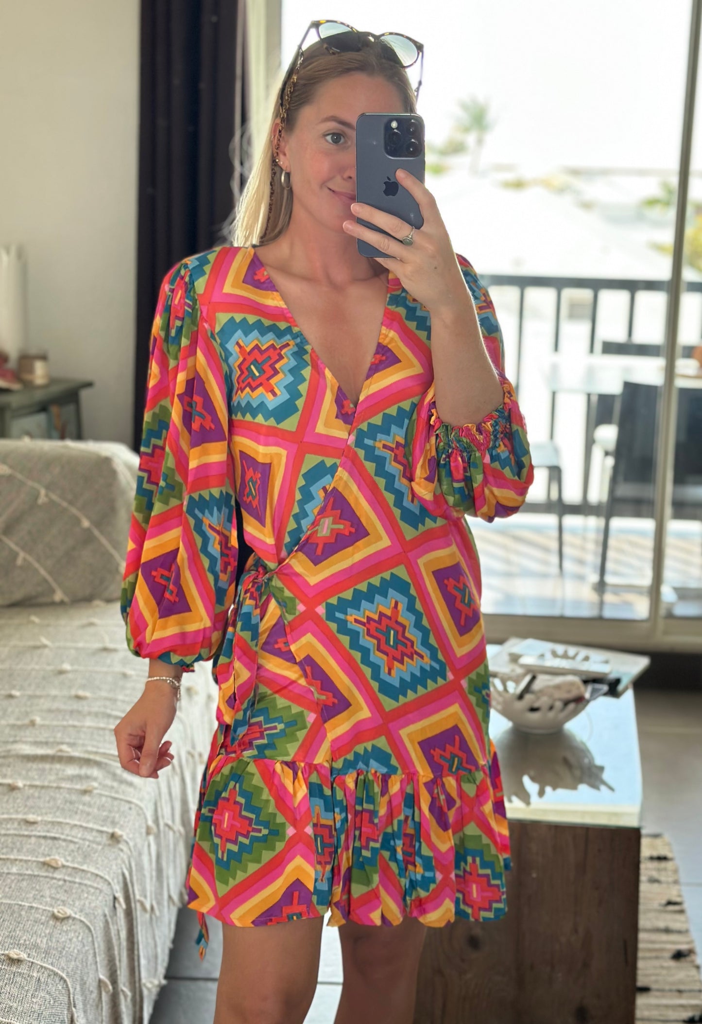 Robe portefeuille à motifs colorés neuve T.U