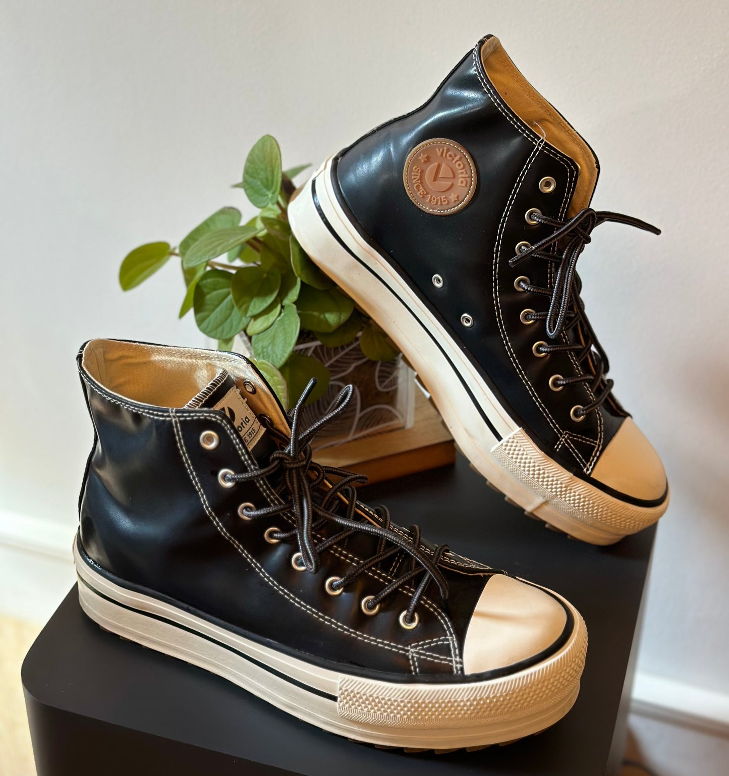 Basket montante à plateforme style converse P.40