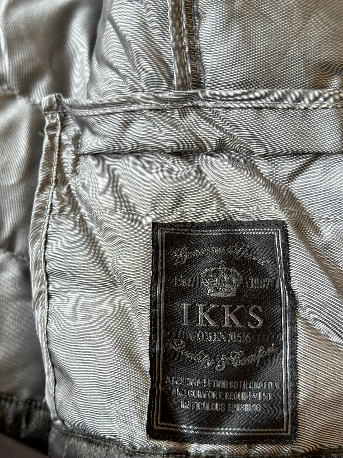 Belle doudoune en duvet imprimé T.38