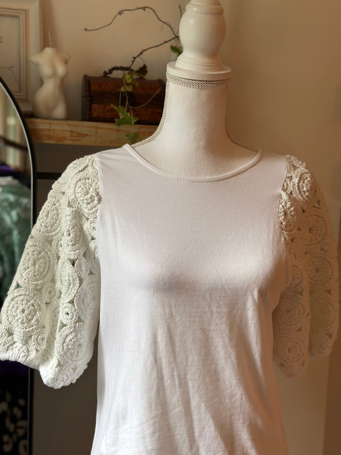 Top manches en dentelle crochet T.36