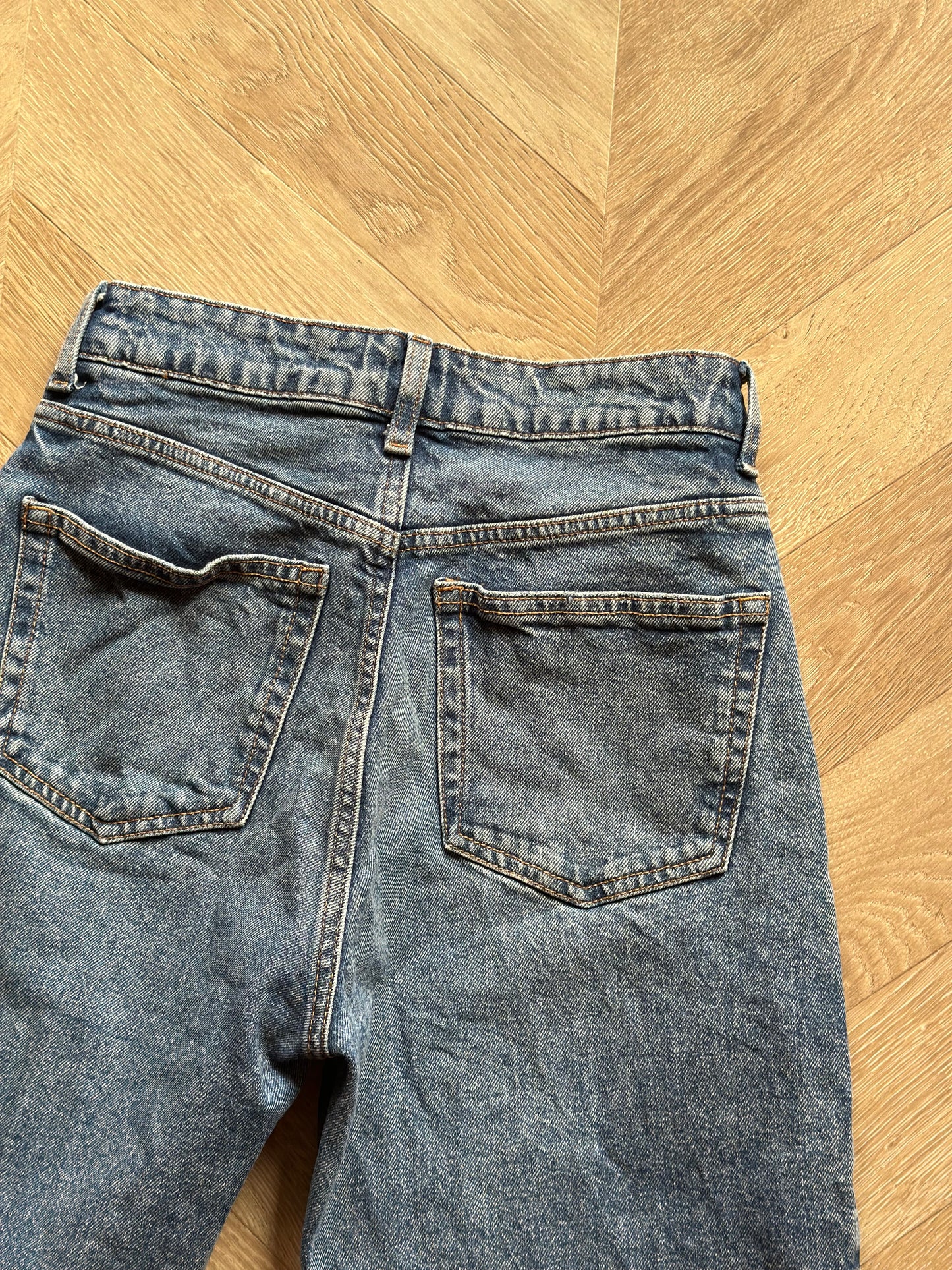 Jean mom droit en denim bleu délavé T.36
