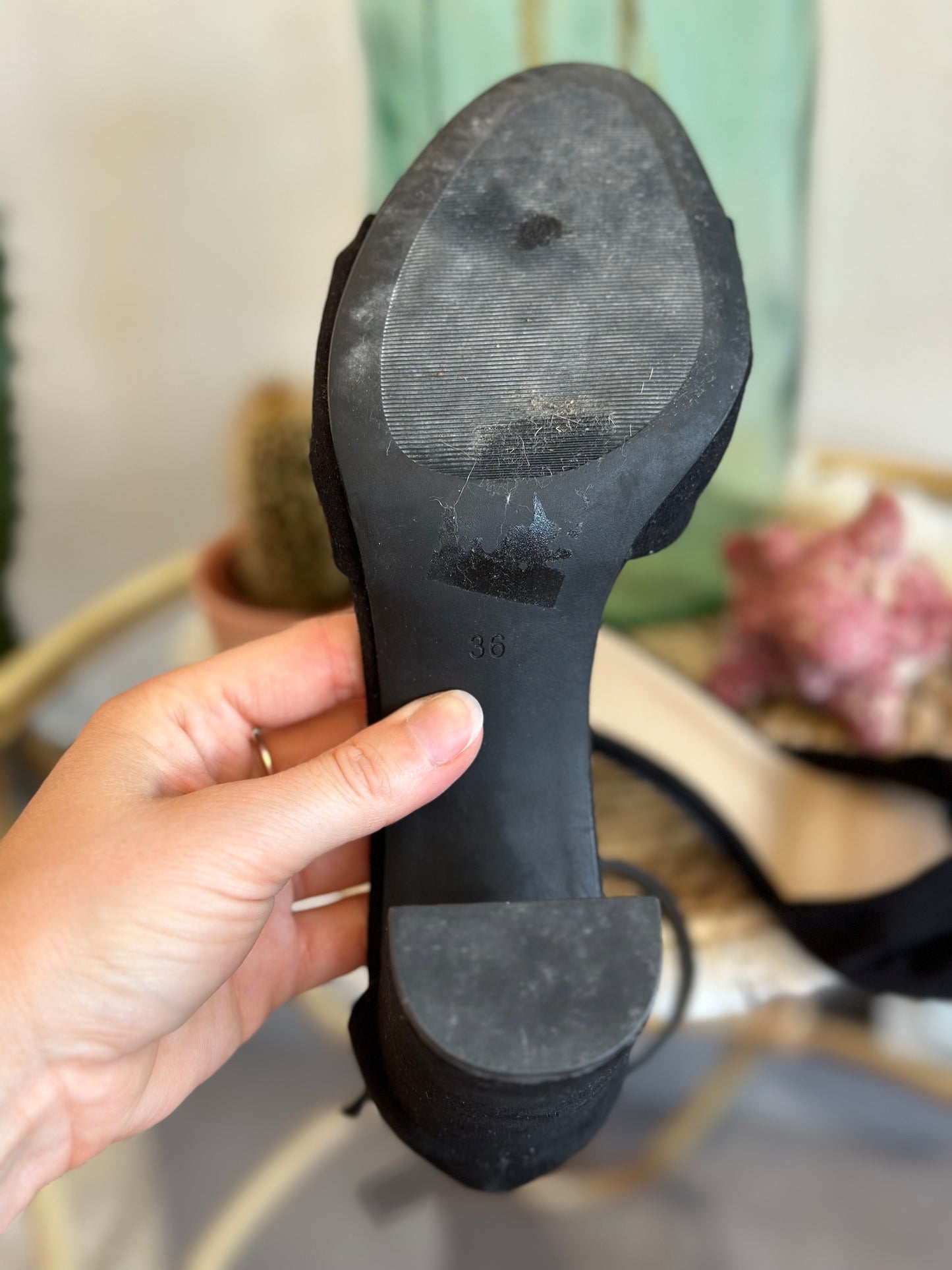 Sandales à talons noirs en suédine, T.36