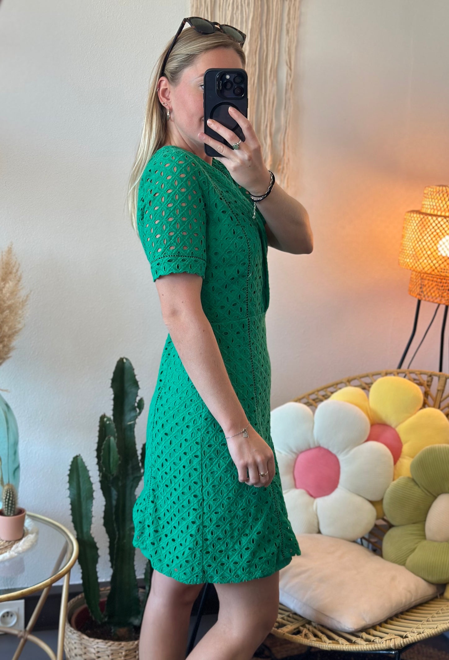 Robe midi verte en broderie anglaise, T.36