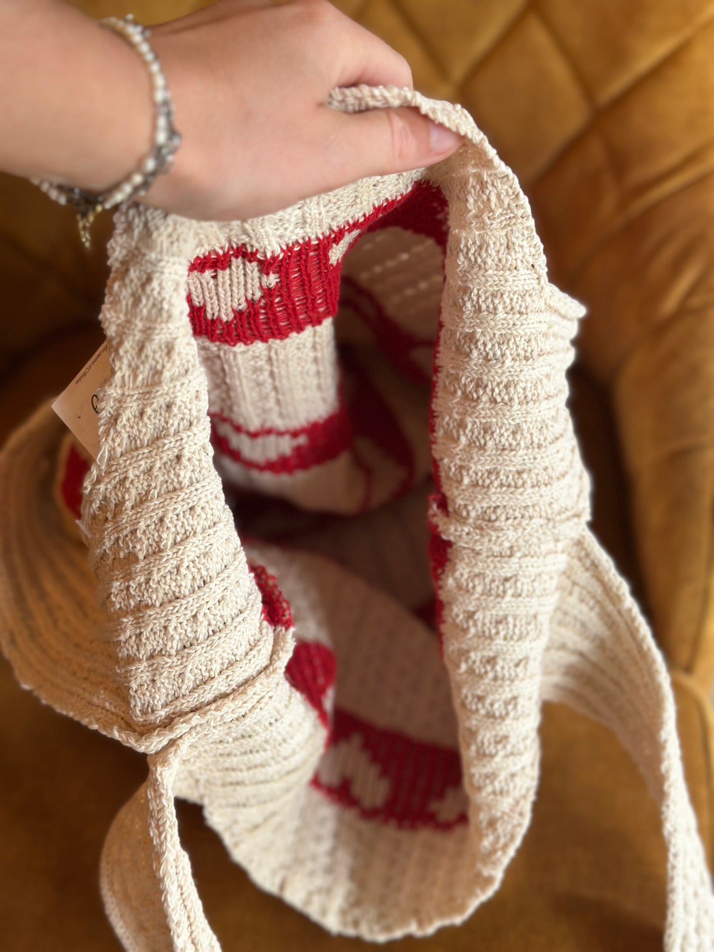 Sac fourre-tout en maille brodée avec motif cœur rouge