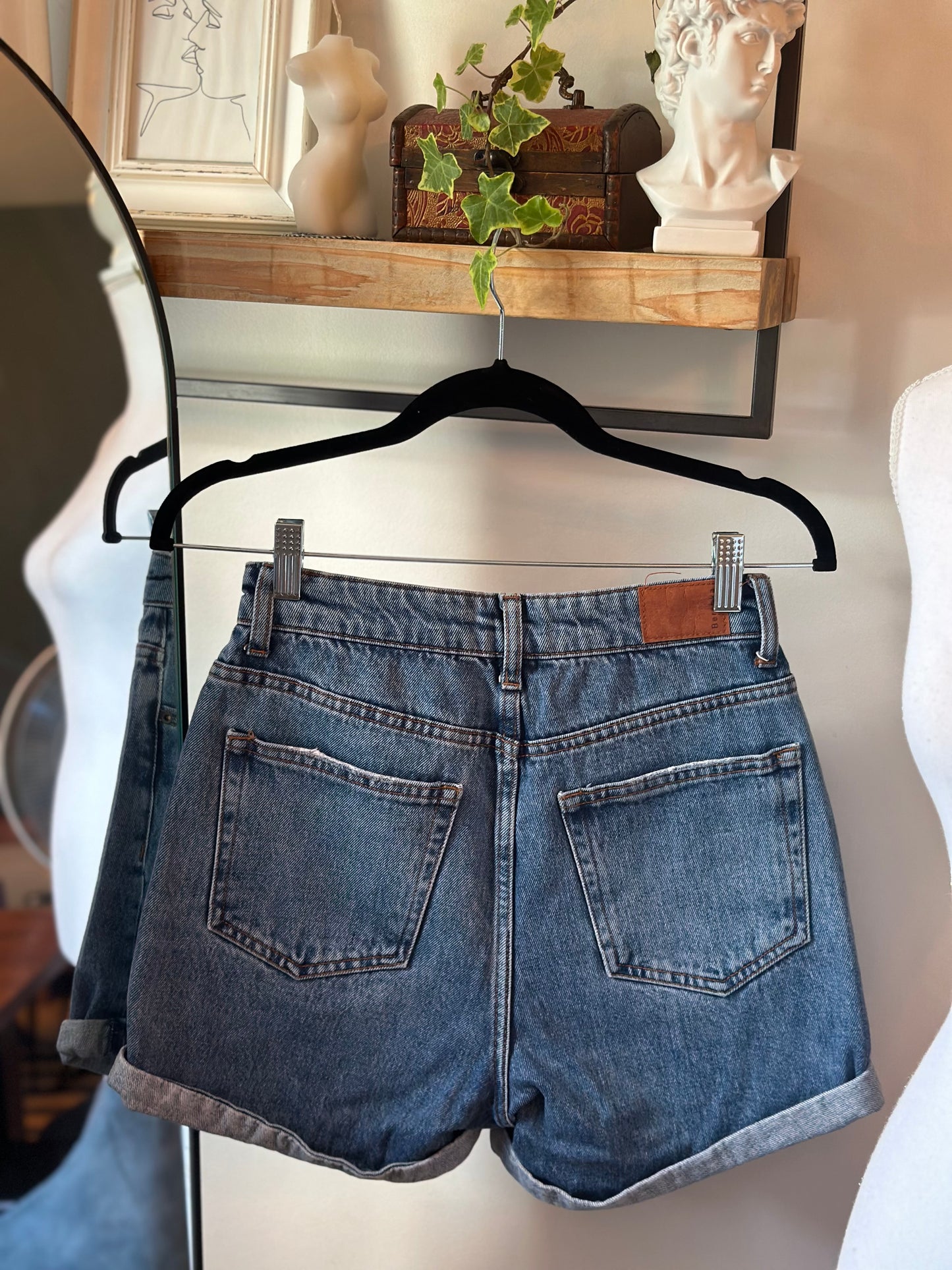 Short en jean bleu brut taille haute T.34