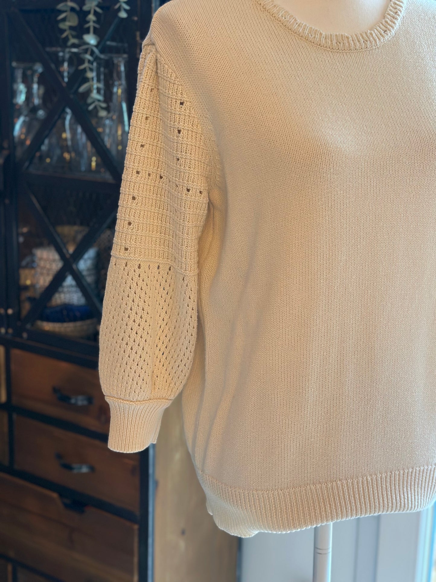 Pull en maille ajouré modèle Mathilda T.36