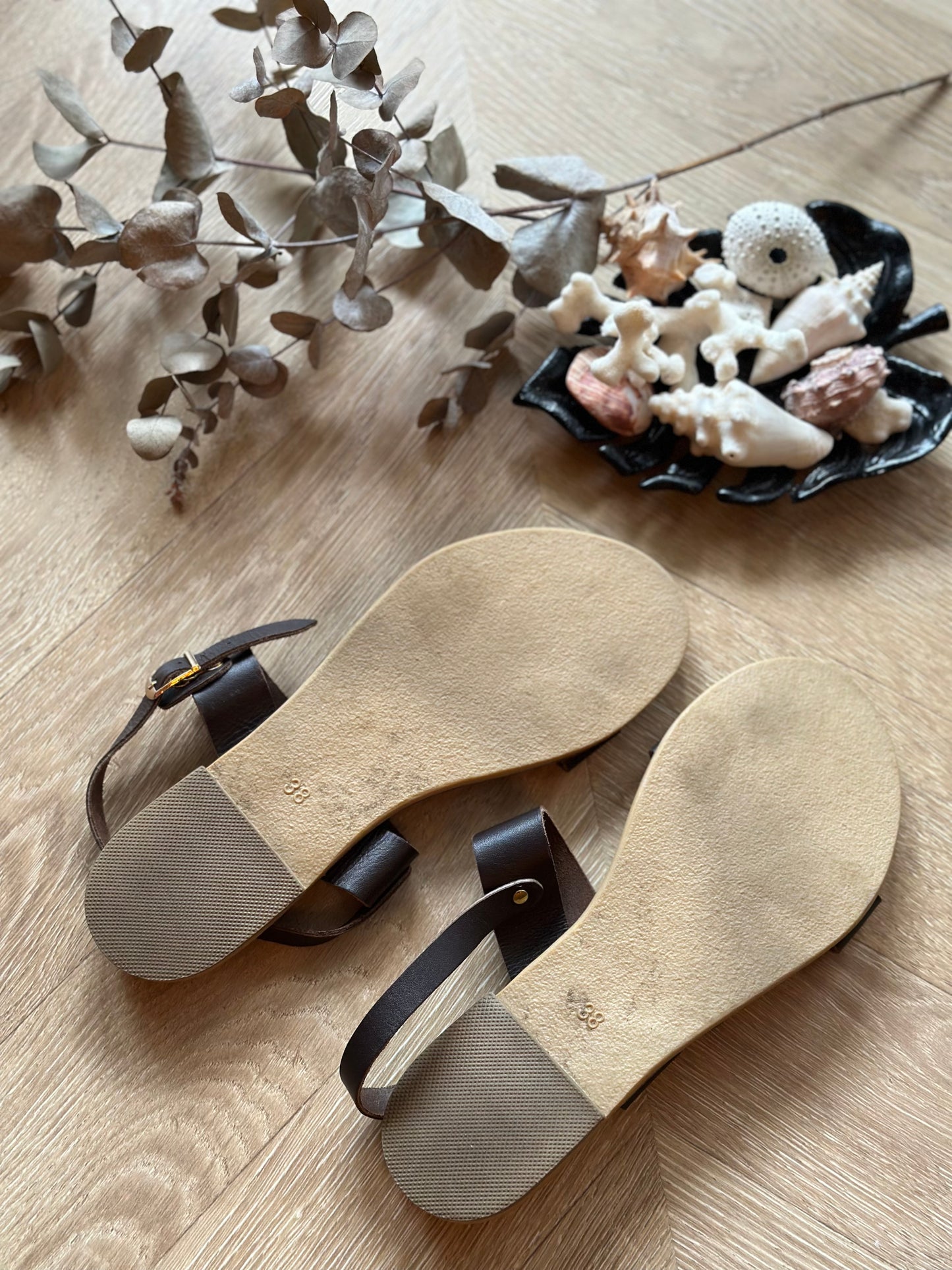 Sandales d’été en cuir brun T.38