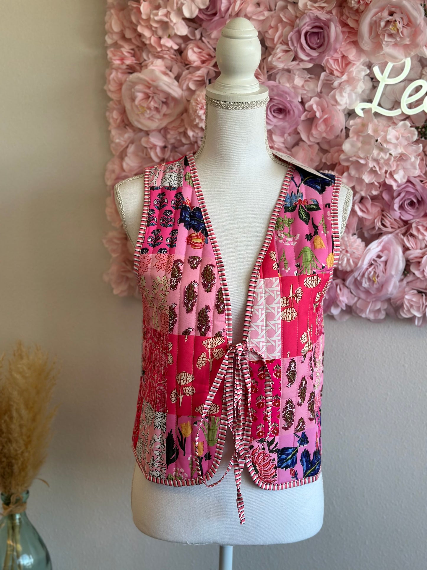 Gilet sans manches matelassé à motifs patchwork colorés, T.36