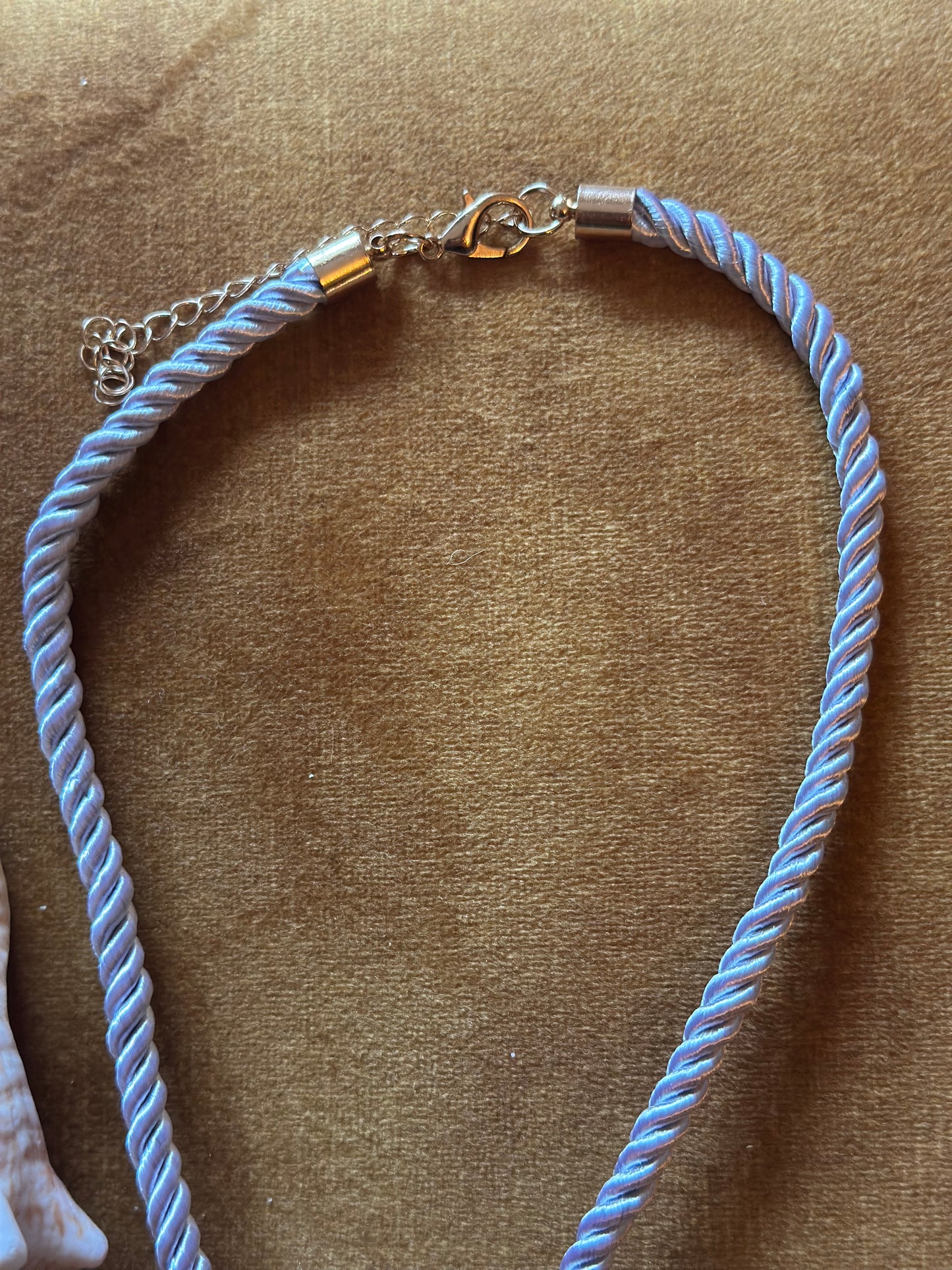 Collier torsadé étoile de mer dorée – style bohème été