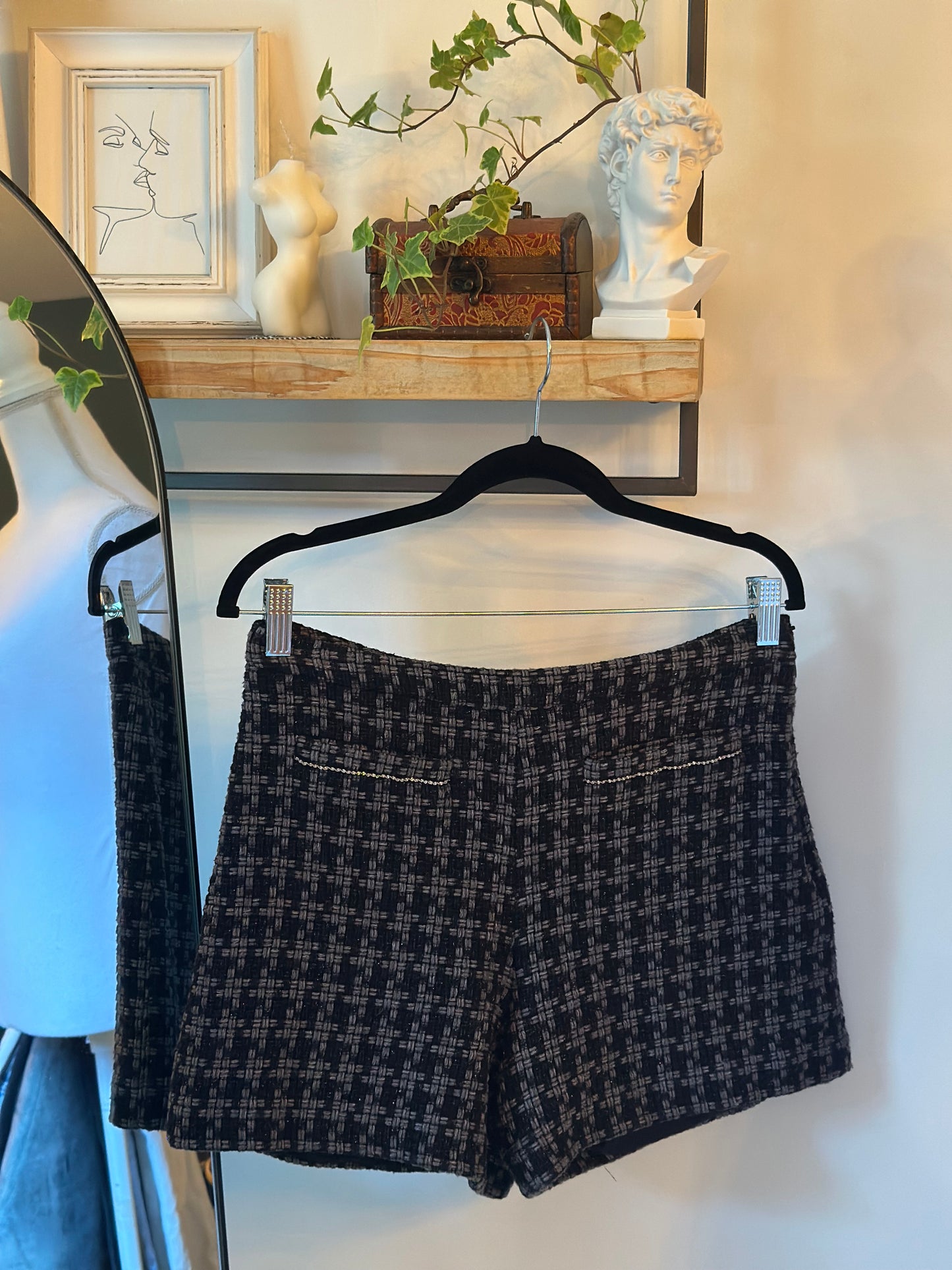 Short en tweed à carreaux T.40