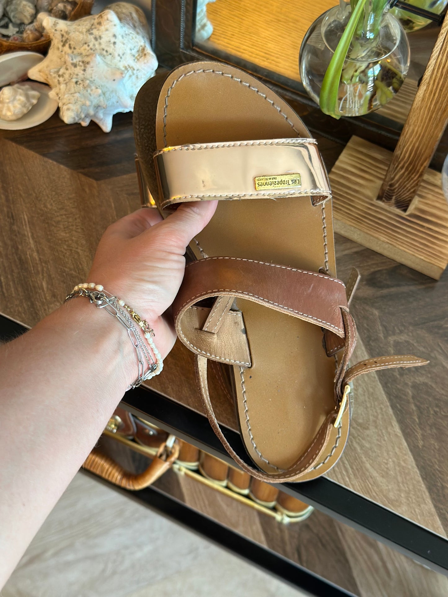 Sandales cuir camel et métallisé T.36
