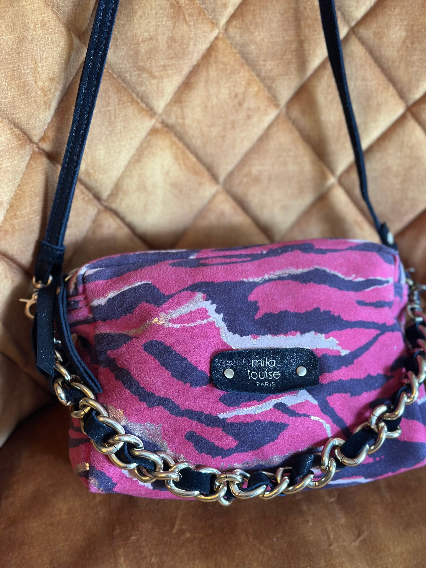 Sac en cuir rose et bleu zèbre modèle “Mama” avec double bandoulière