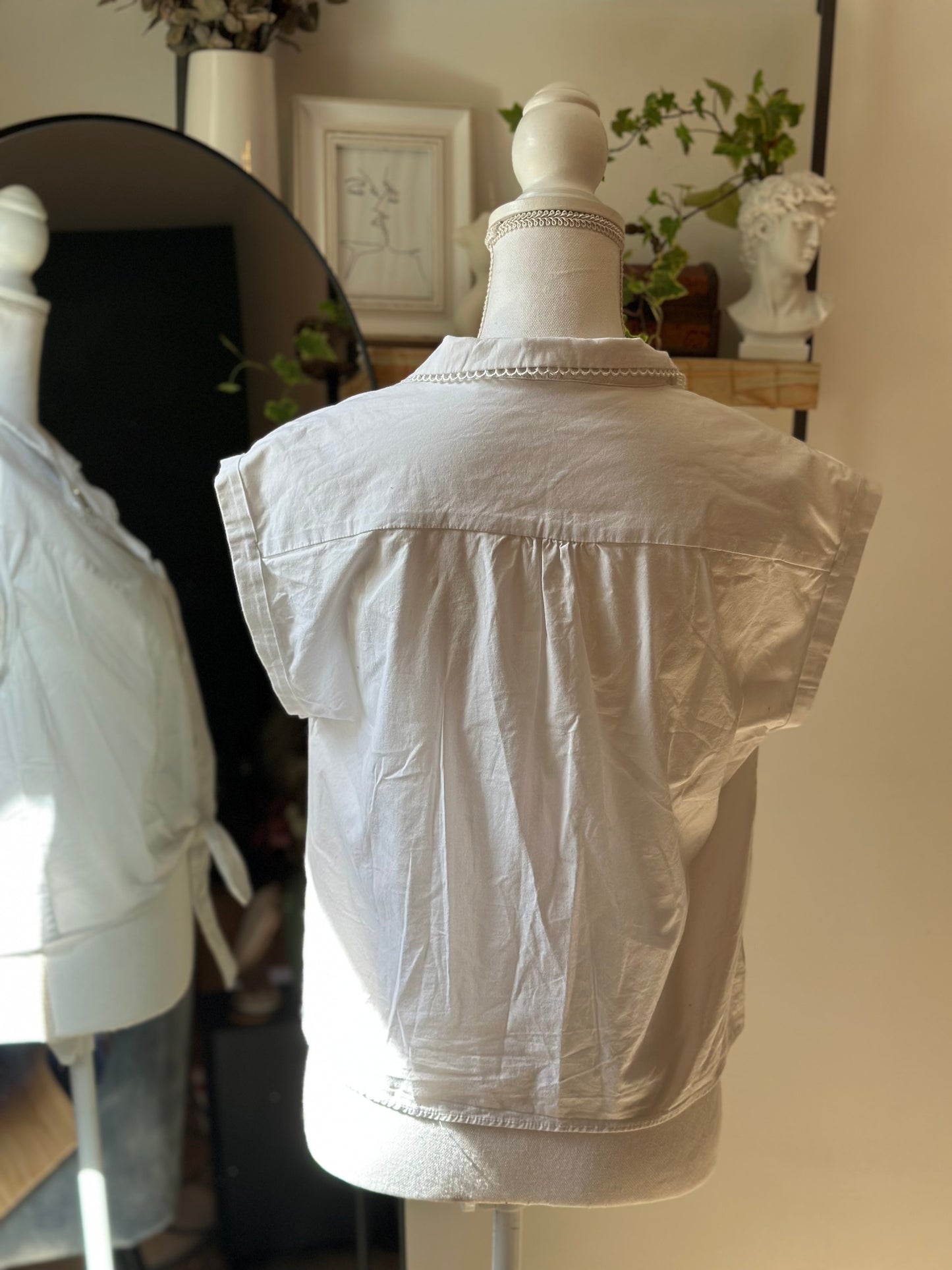 Chemise blanche brodée col citron T.38