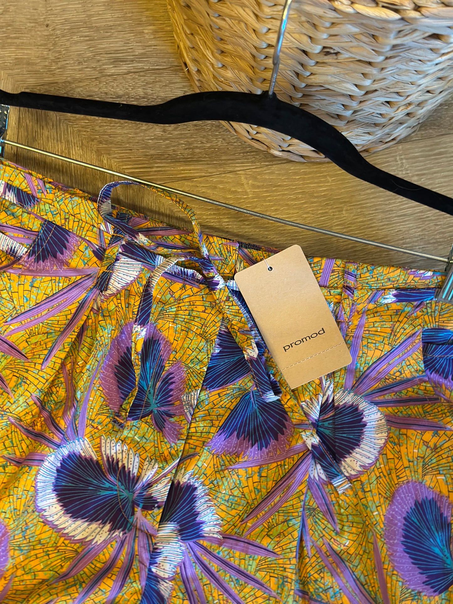 Short imprimé orangé lilas T.36 Neuf