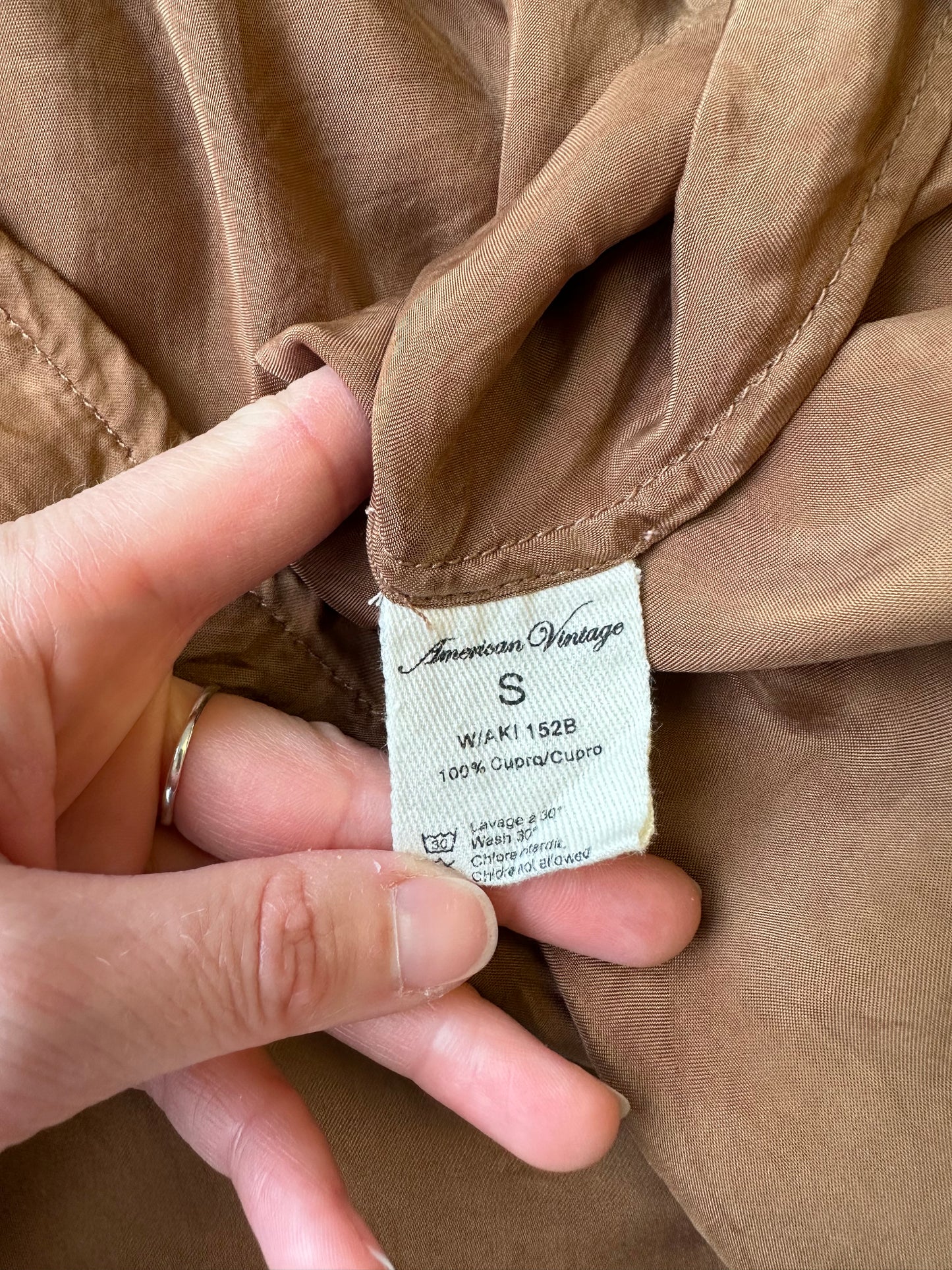 Chemise oversize en satin effet soie couleur chocolat T.U