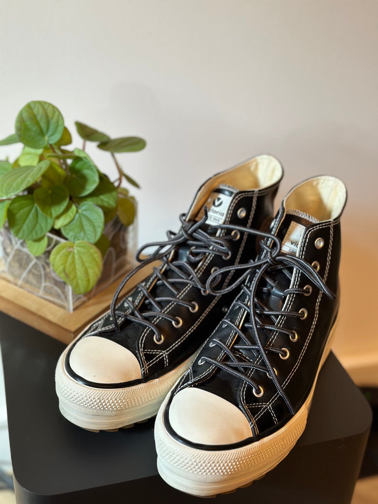 Basket montante à plateforme style converse P.40