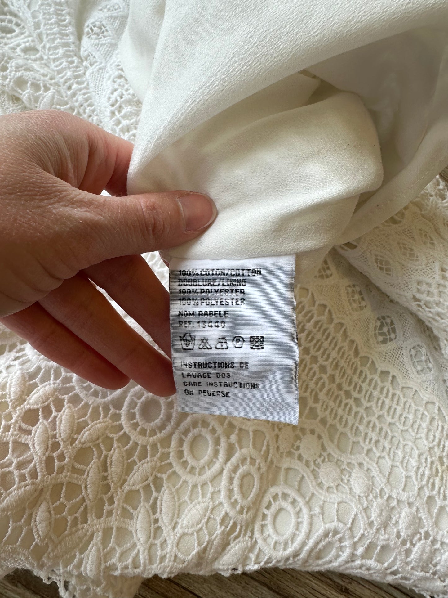 Magnifique robe blanche broderies en crochet, T.36