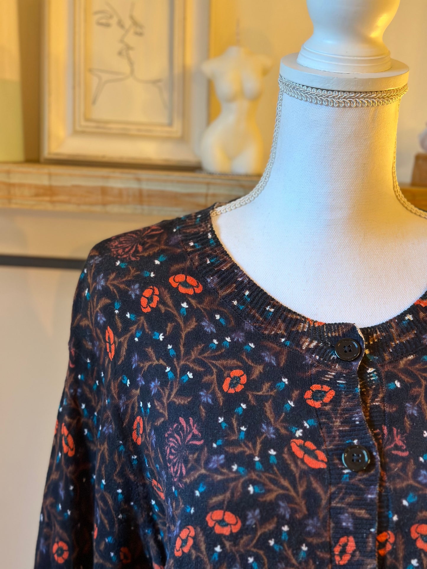 Cardigan fin à motifs fleuris T.44