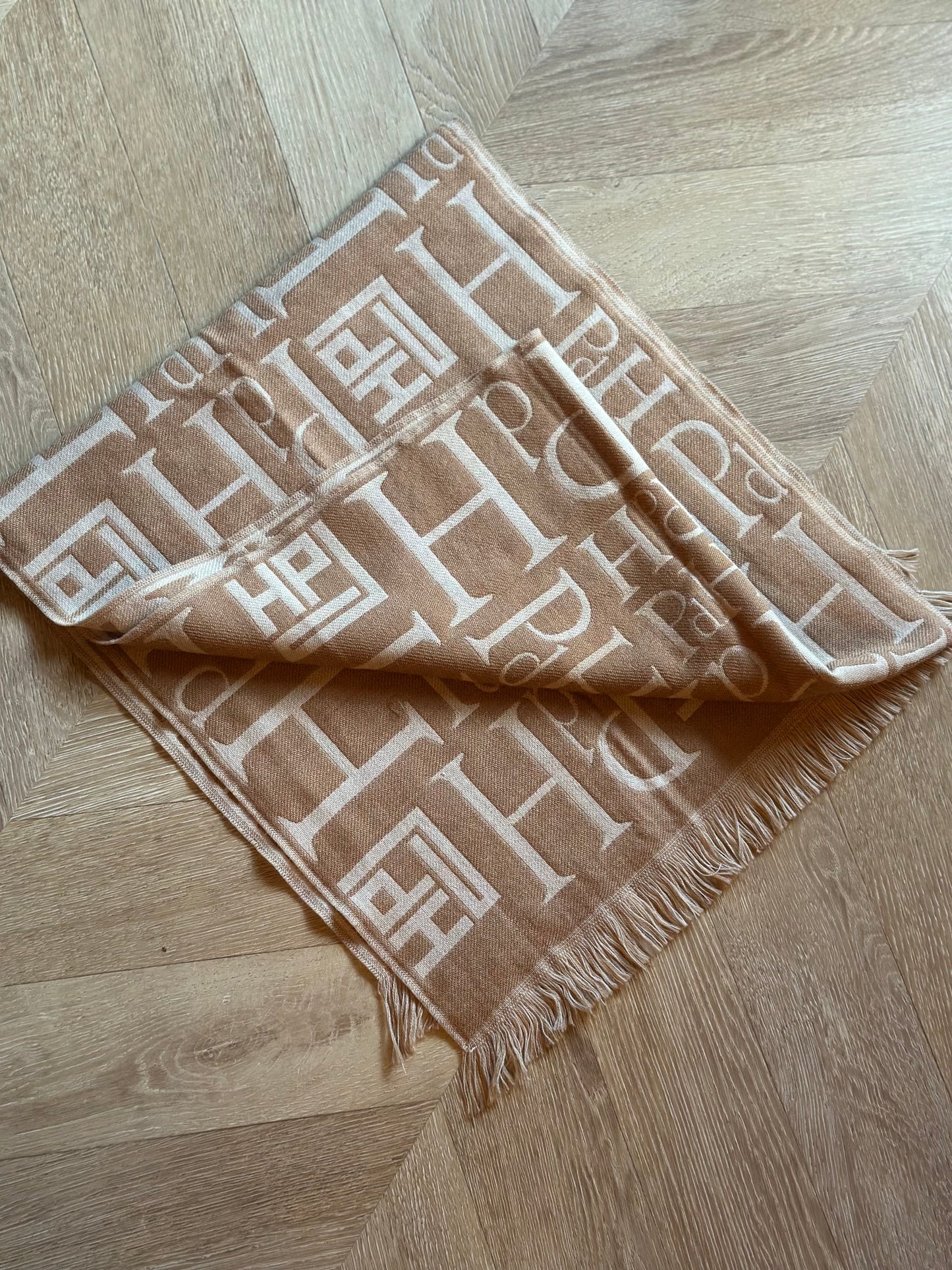 Écharpe Pedro del Hierro monogramme beige écru laine