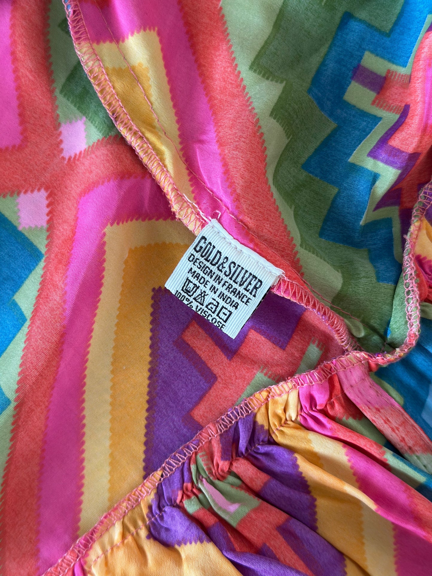 Robe portefeuille à motifs colorés neuve T.U