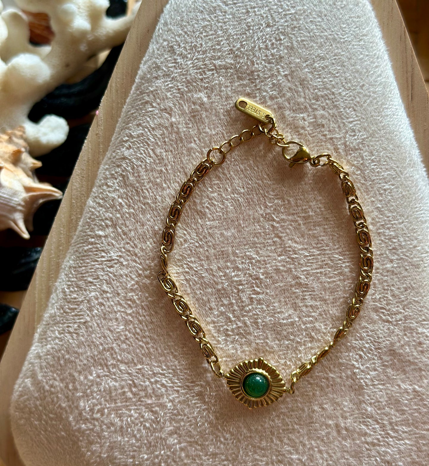 Bracelet doré en acier inoxydable avec pendentif pierre vert