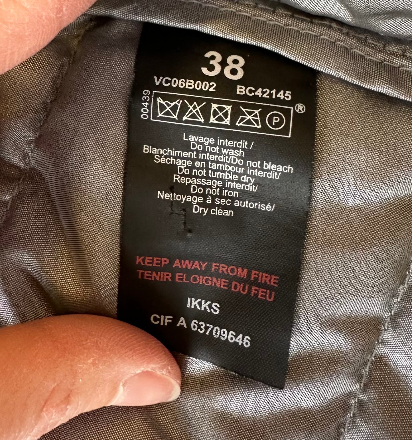 Belle doudoune en duvet imprimé T.38