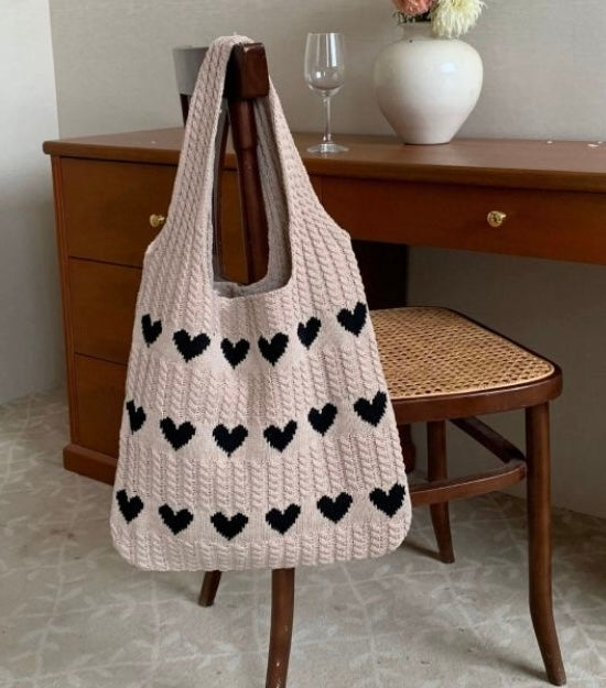 Sac fourre-tout en maille avec cœur brodé noir