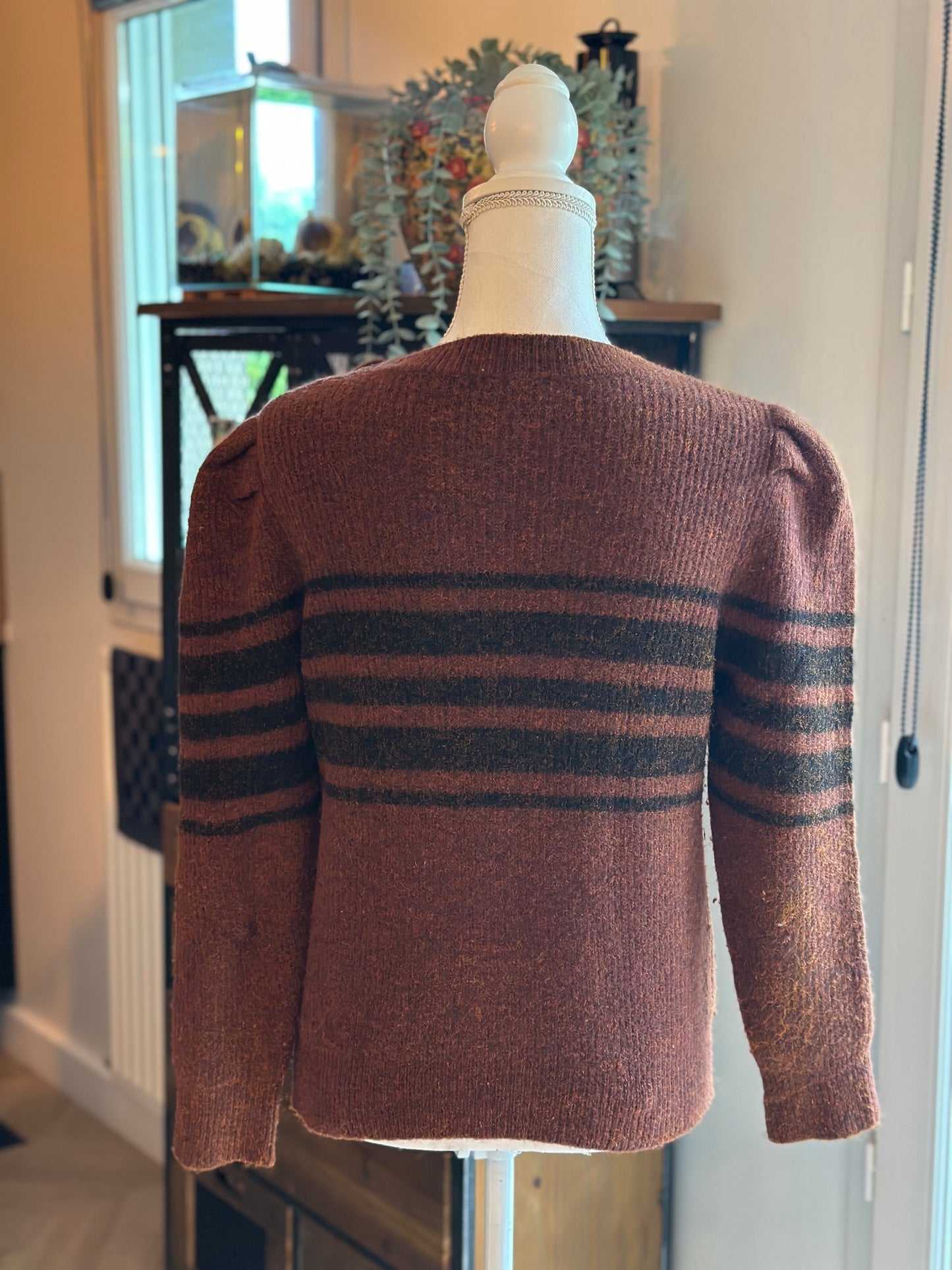 Pull en laine rayé marron T.36