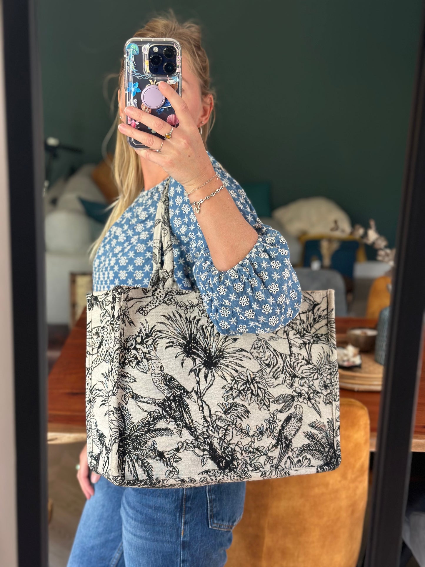 Sac cabas noir en jacquard motif jungle