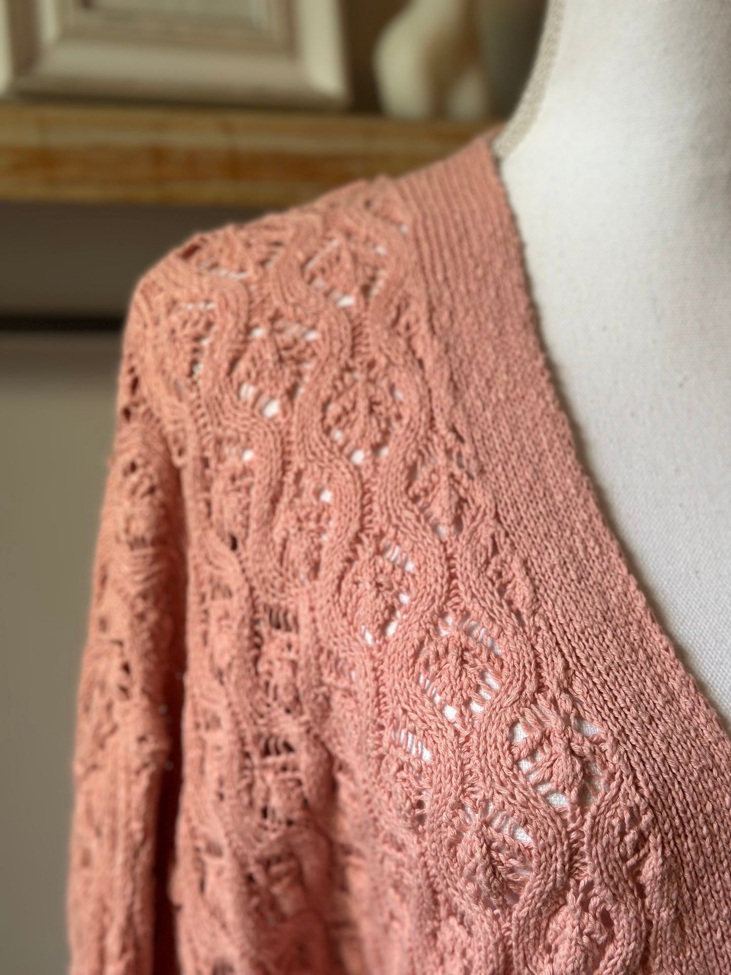 Gilet ajouré rose poudré en coton T.36 (coupe oversize)