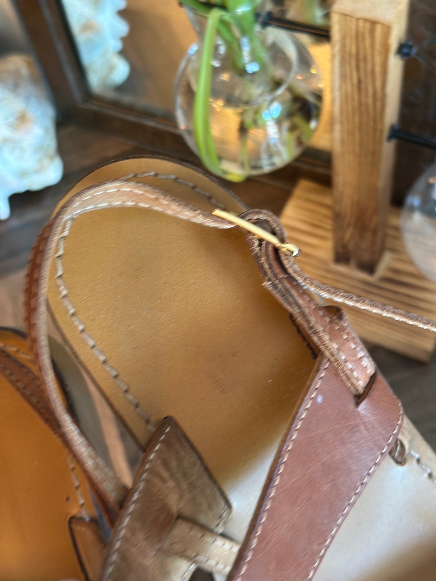 Sandales cuir camel et métallisé T.36