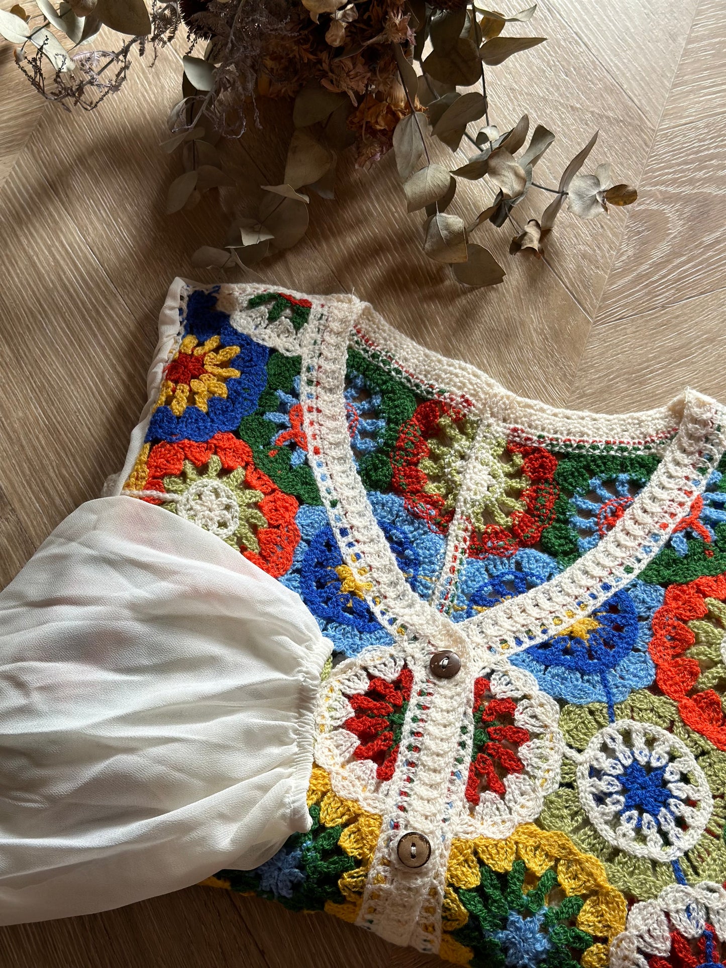 Cardigan en crochet multicolore neuf, T.36