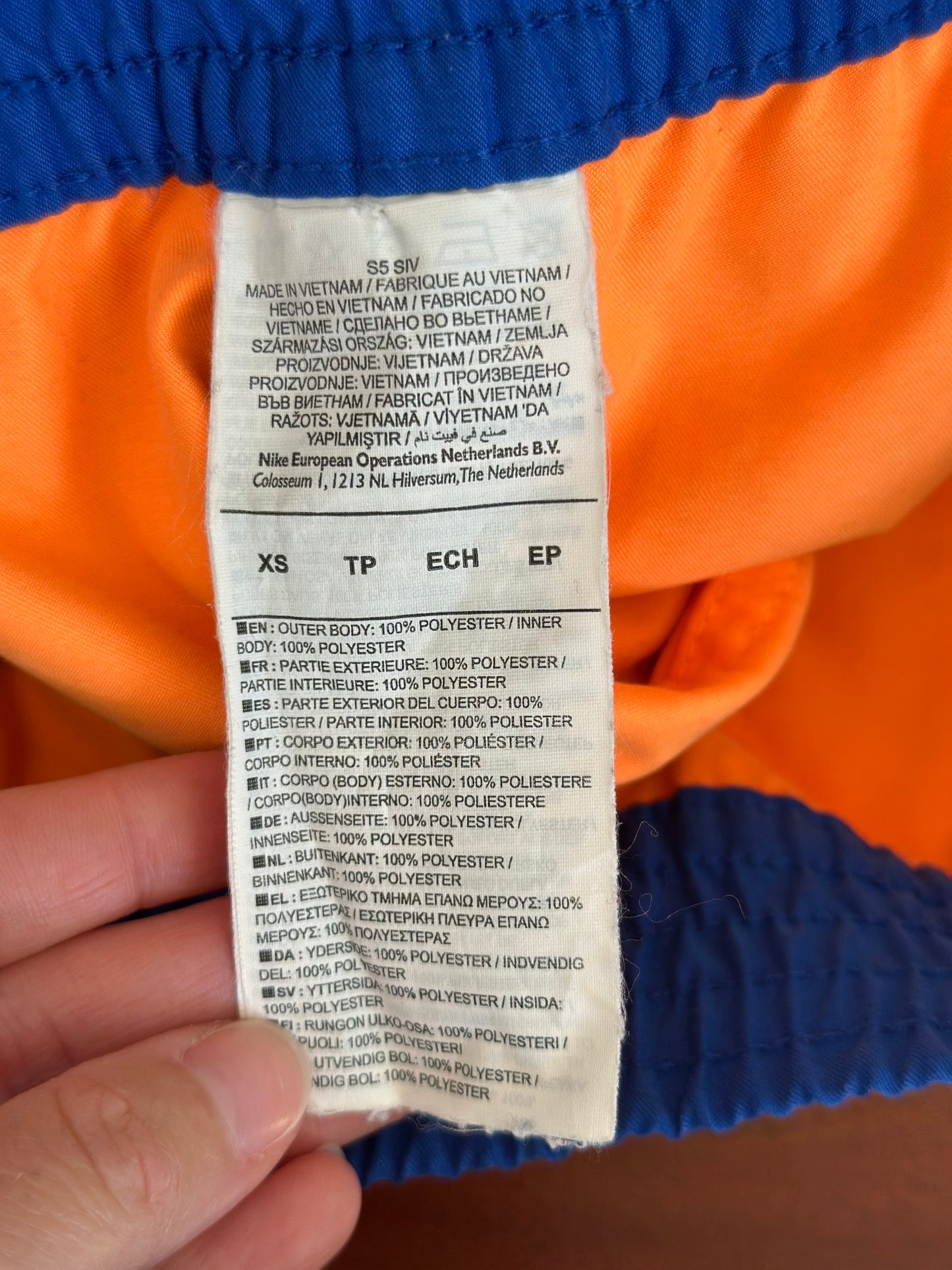 Short de sport imprimé graphique T.34