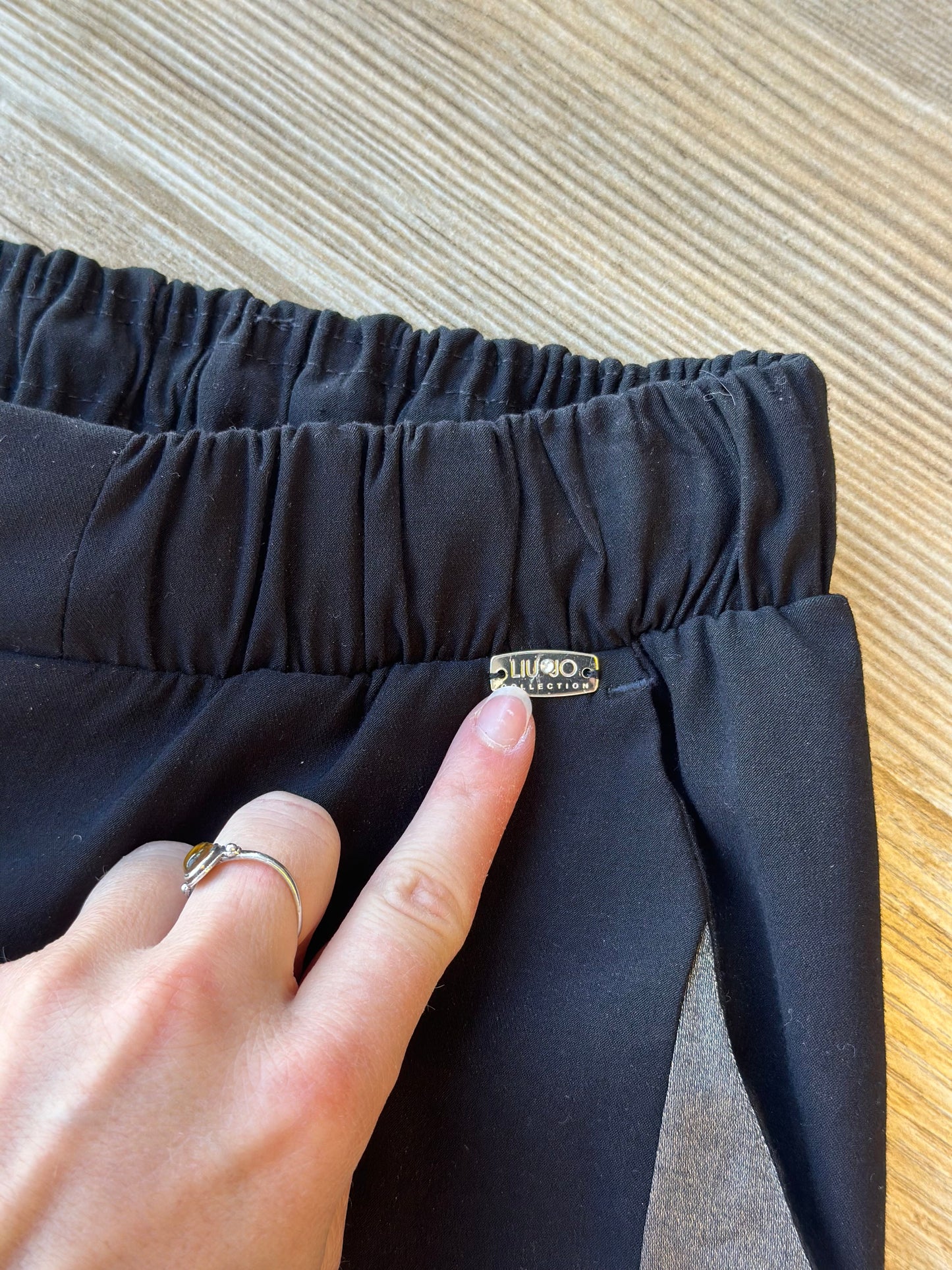 Pantalon noir et doré, T.36