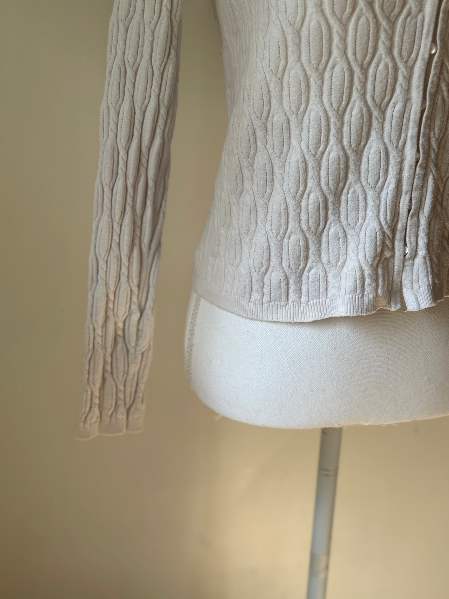Pull blanc crème à boutons T.34